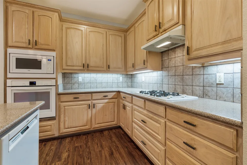 5875 Pecan Chase Benbrook, TX 76132
