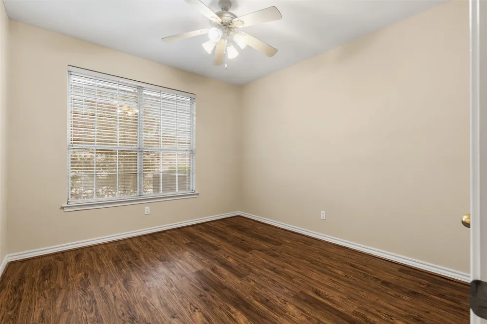 5875 Pecan Chase Benbrook, TX 76132