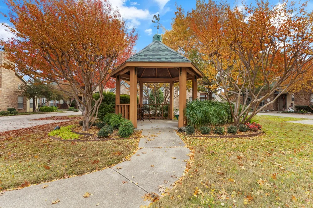 5875 Pecan Chase Benbrook, TX 76132