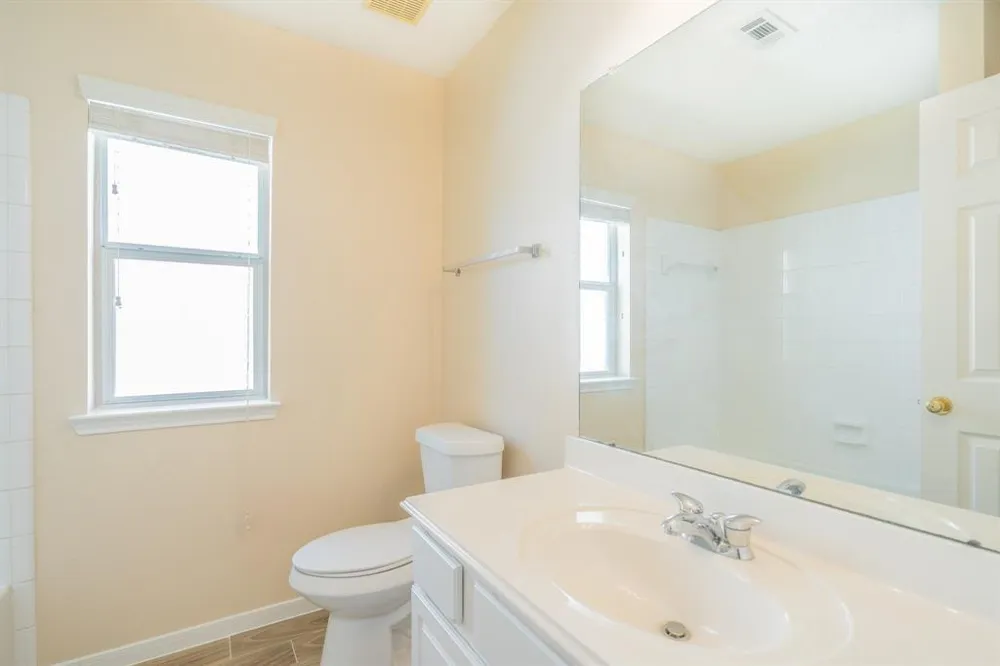 2227 Laurel River Bend Houston, TX 77014