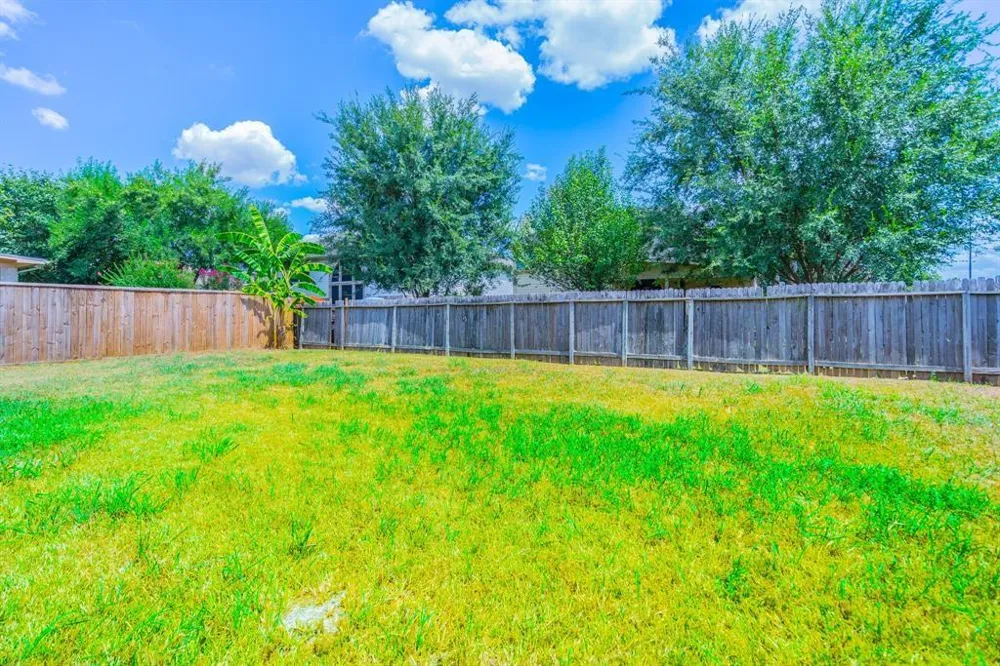 2227 Laurel River Bend Houston, TX 77014