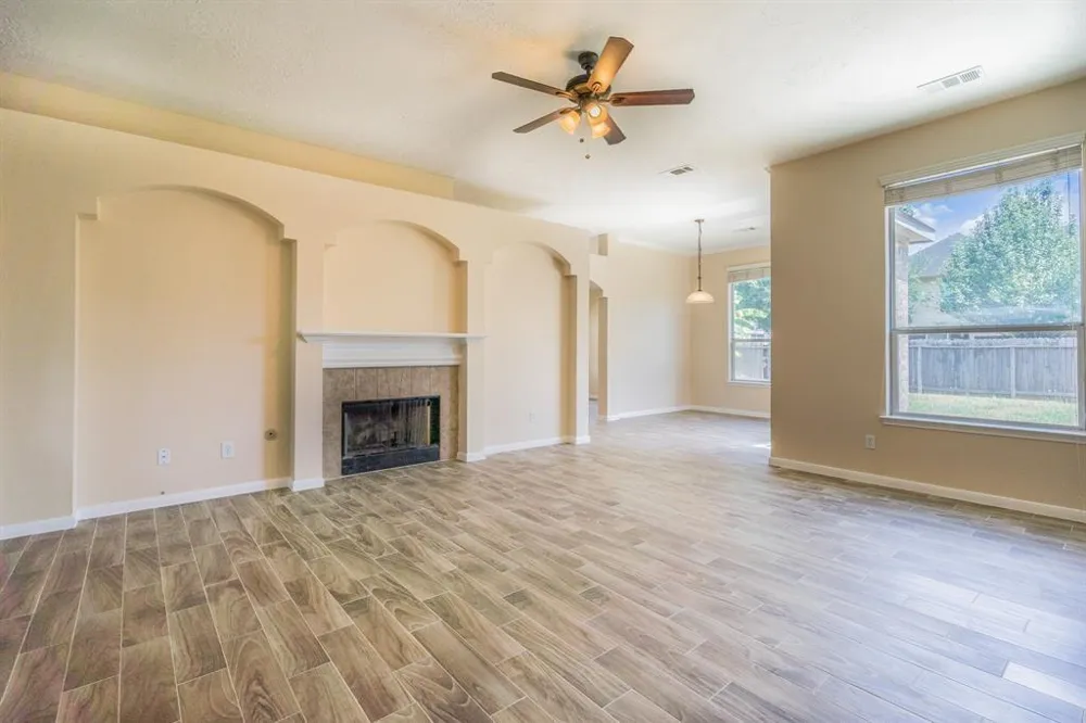 2227 Laurel River Bend Houston, TX 77014