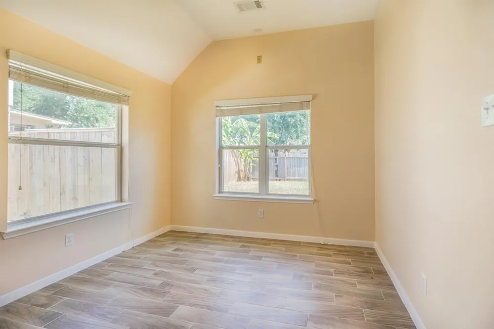 2227 Laurel River Bend Houston, TX 77014