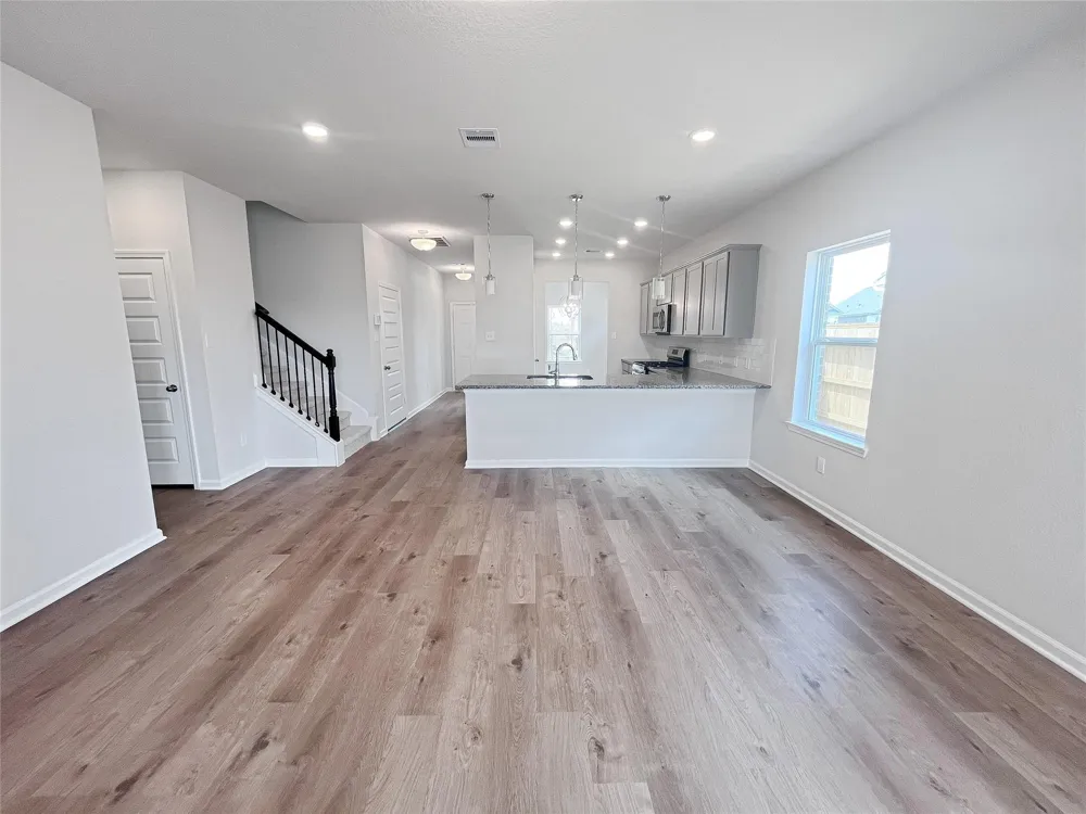 1982 S Riverside Circle Dayton, TX 77535