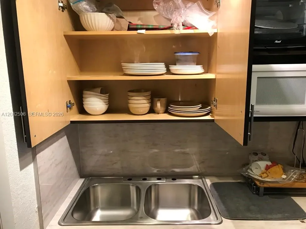 7000 NW 186th St #4-422A Hialeah, FL 33015