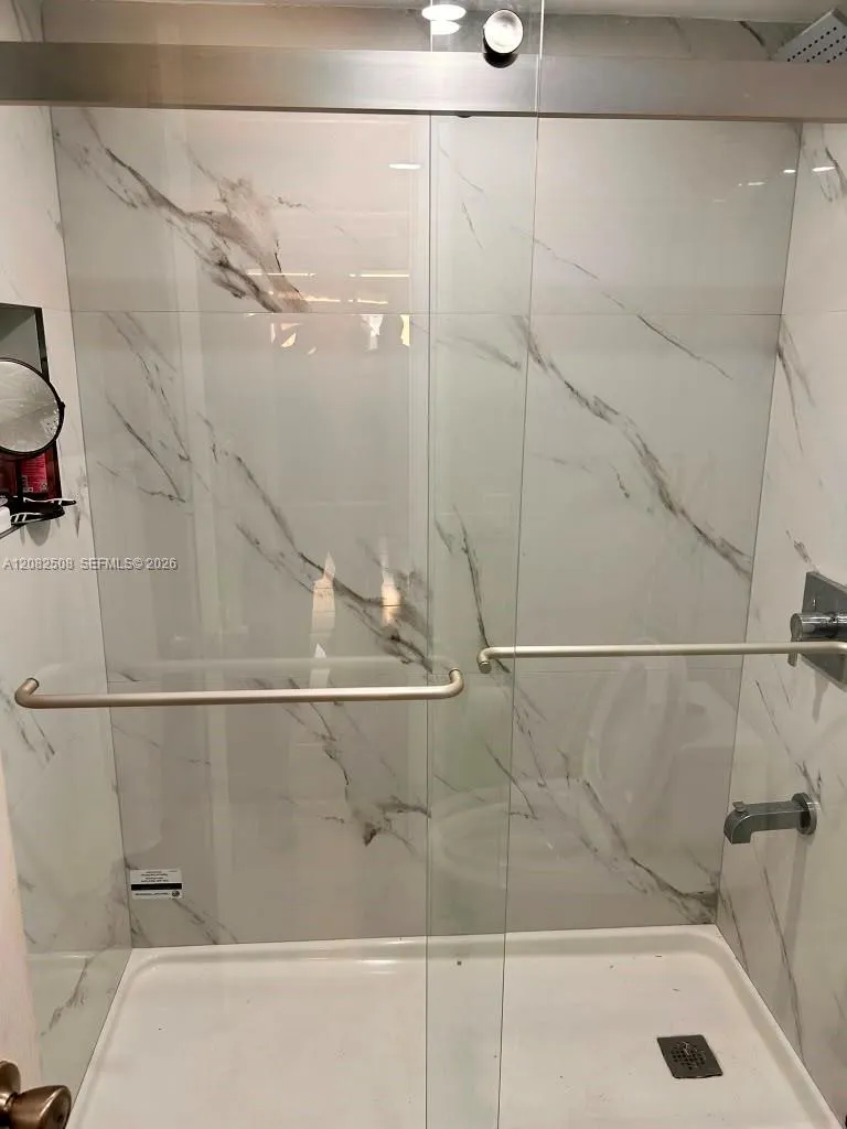 7000 NW 186th St #4-422A Hialeah, FL 33015