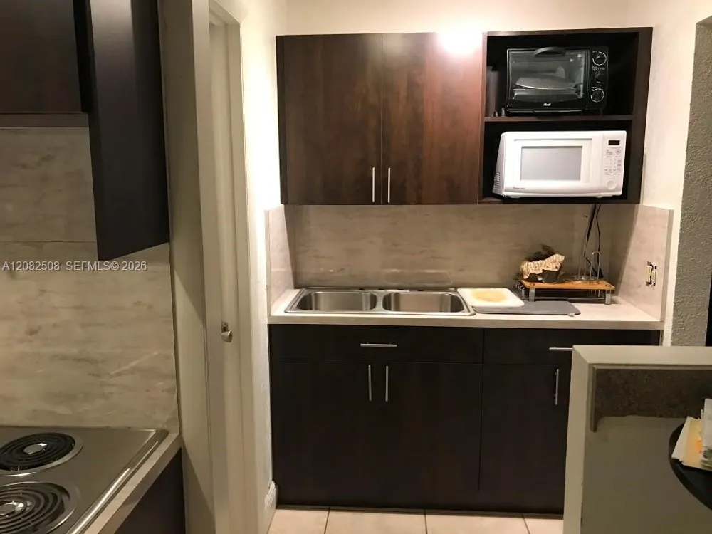 7000 NW 186th St #4-422A Hialeah, FL 33015