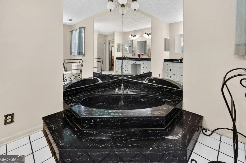 169 Silver Dollar RD Barnesville, GA 30204