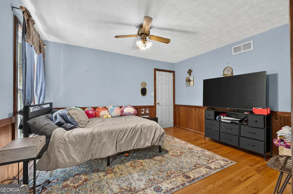 169 Silver Dollar RD Barnesville, GA 30204