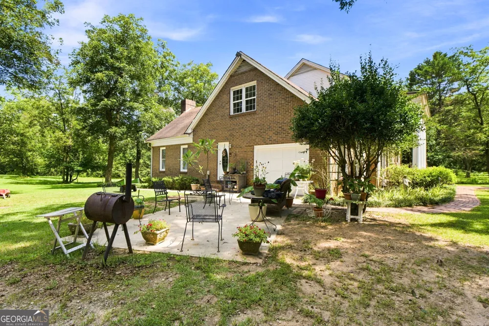 169 Silver Dollar RD Barnesville, GA 30204