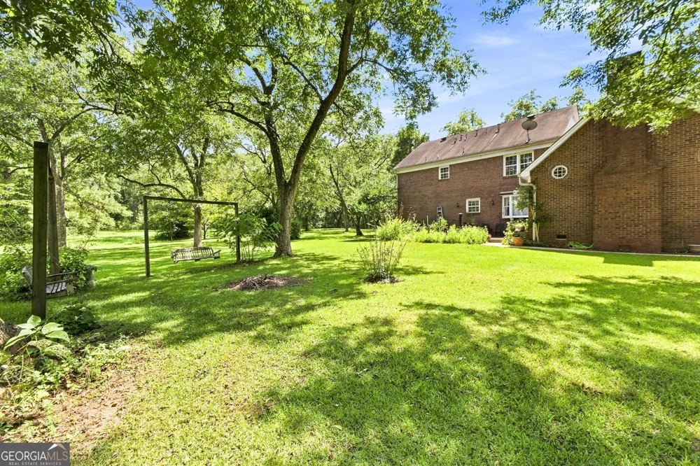 169 Silver Dollar RD Barnesville, GA 30204