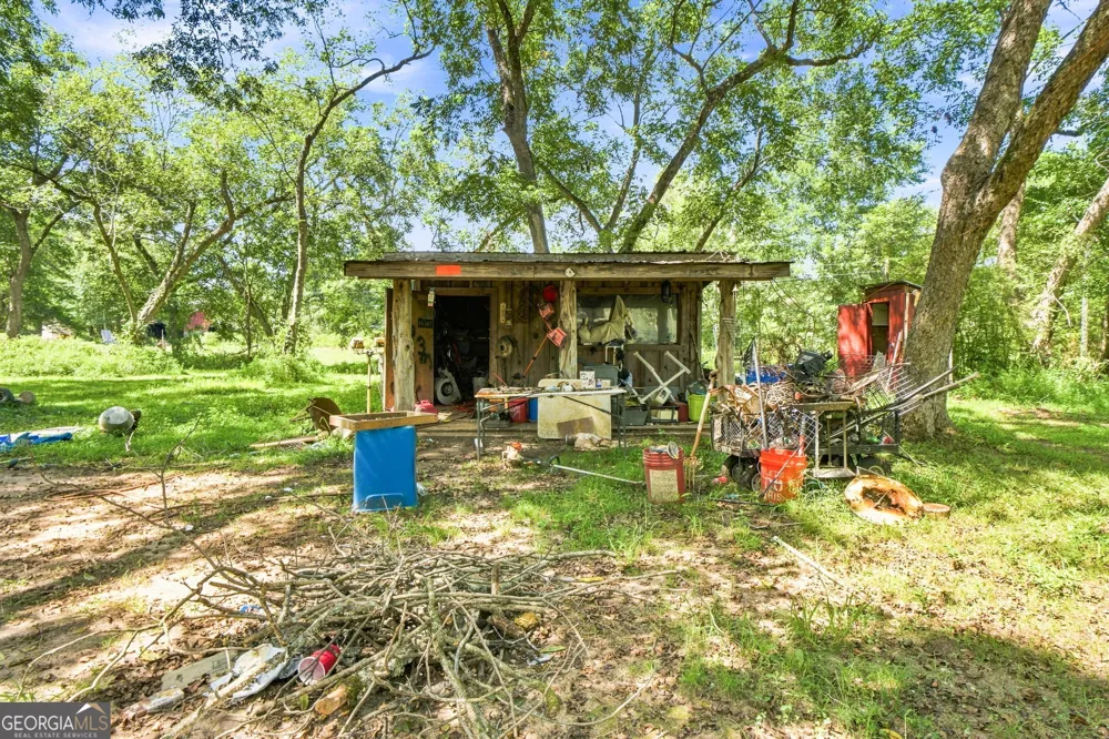 169 Silver Dollar RD Barnesville, GA 30204