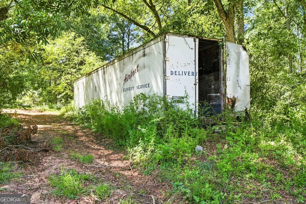 169 Silver Dollar RD Barnesville, GA 30204