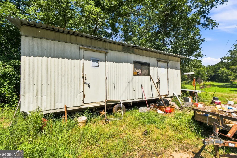 169 Silver Dollar RD Barnesville, GA 30204