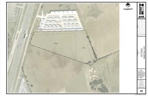 6100 Interstate 35 - 7 Acres