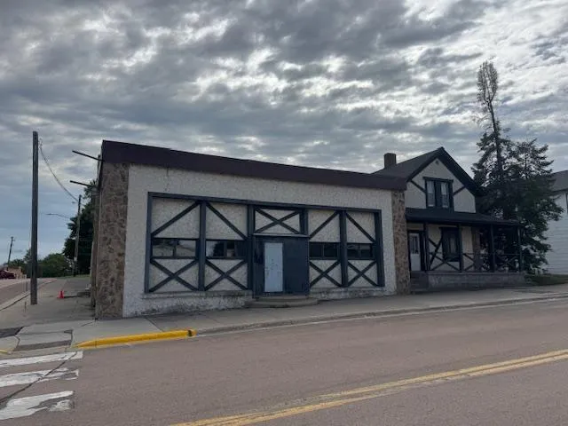 223 E Main St Norwood Young America, MN 55397