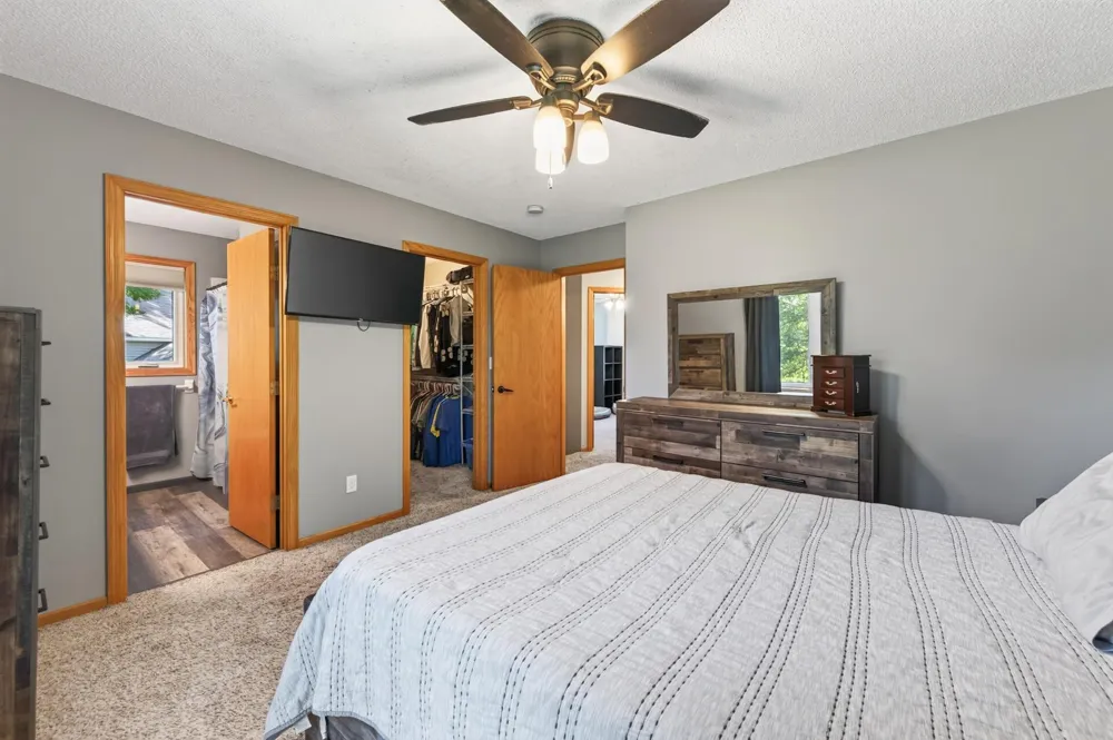 11248 193rd Avenue NW Elk River, MN 55330