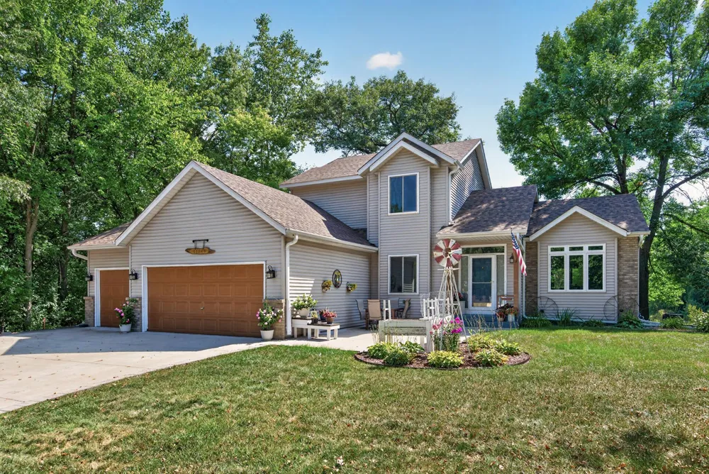 11248 193rd Avenue NW Elk River, MN 55330