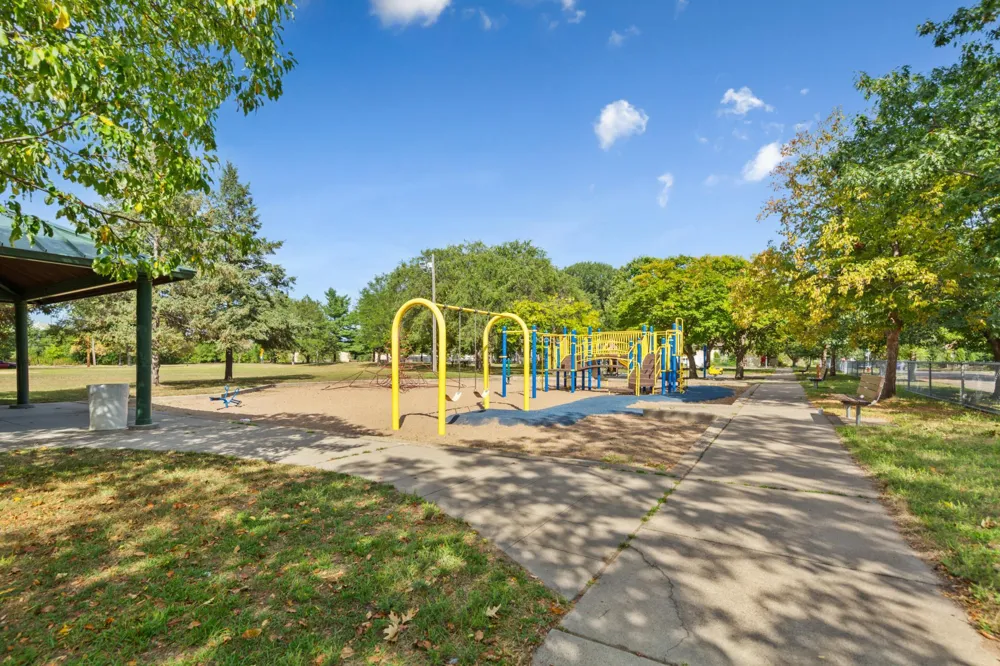 1716 Iglehart Avenue Saint Paul, MN 55104