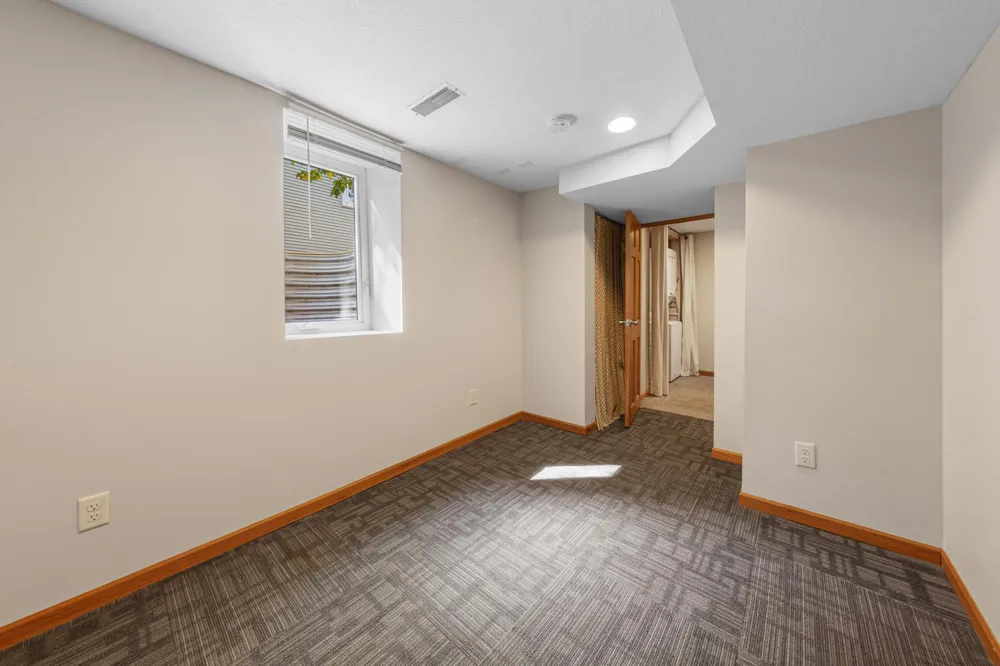 1716 Iglehart Avenue Saint Paul, MN 55104