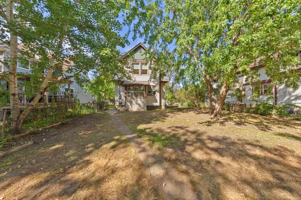 1716 Iglehart Avenue Saint Paul, MN 55104