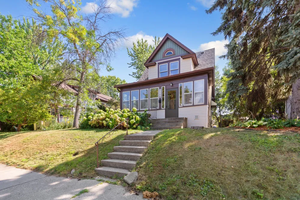 1716 Iglehart Avenue Saint Paul, MN 55104