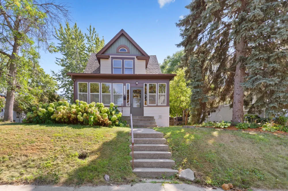 1716 Iglehart Avenue Saint Paul, MN 55104
