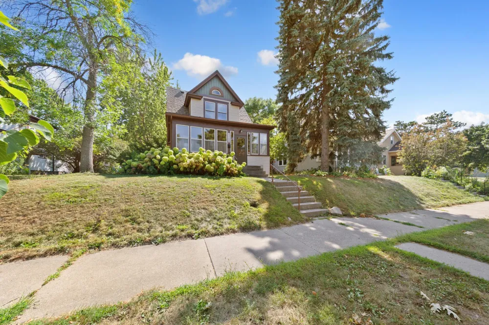 1716 Iglehart Avenue Saint Paul, MN 55104