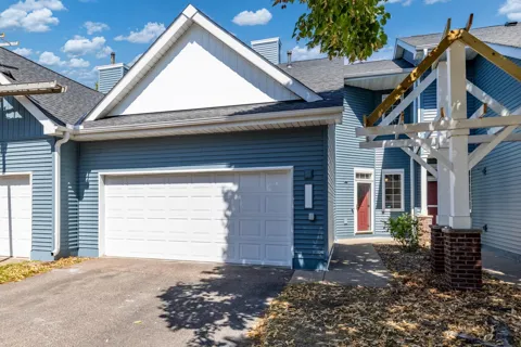 2078 Mainstreet