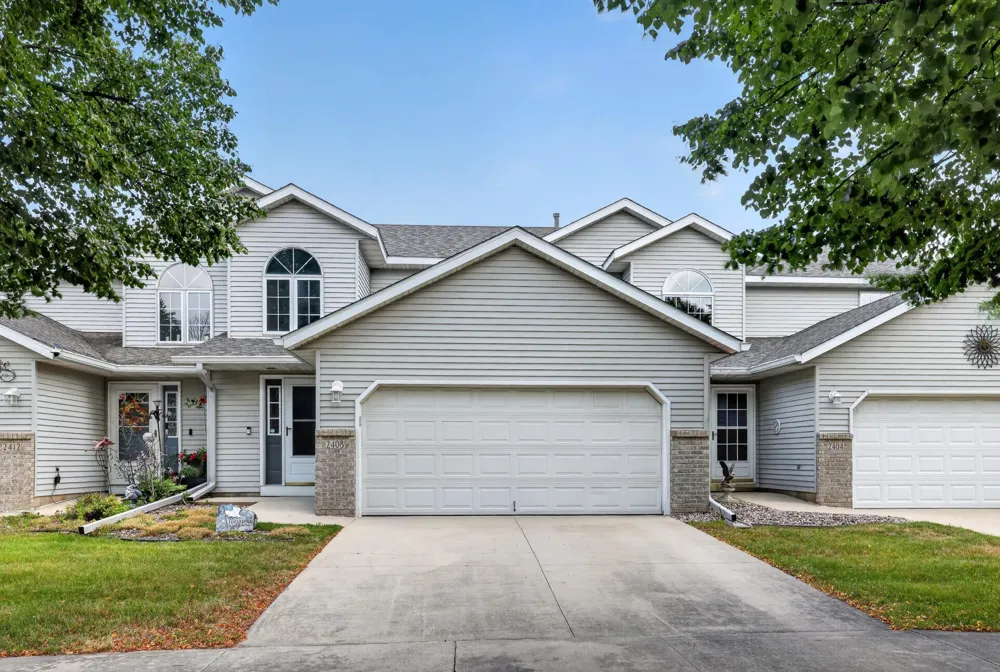 2408 Viola Heights Drive NE Rochester, MN 55906