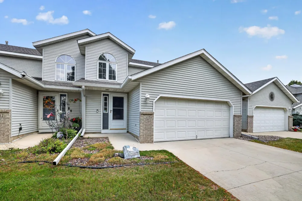 2408 Viola Heights Drive NE Rochester, MN 55906