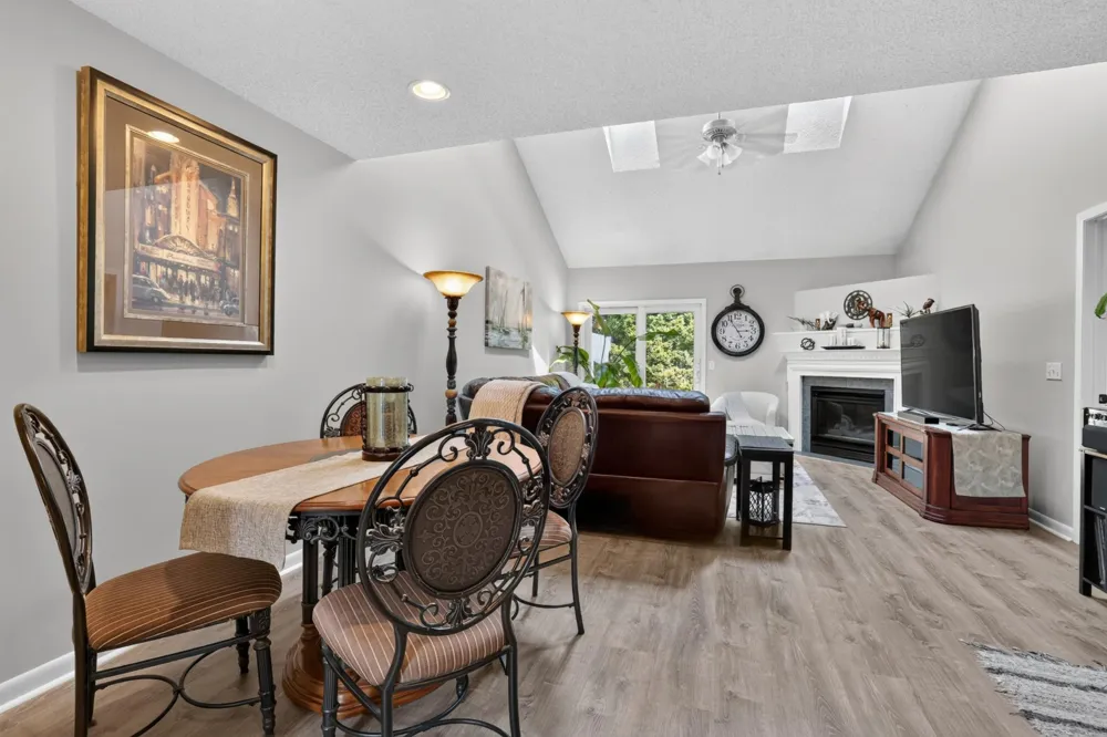 2408 Viola Heights Drive NE Rochester, MN 55906