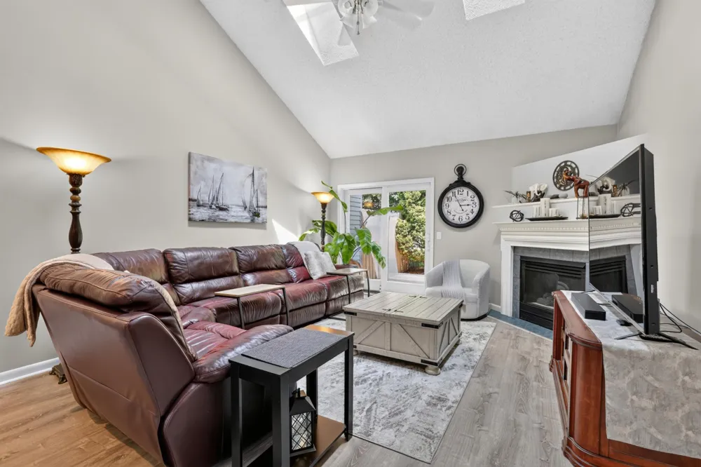 2408 Viola Heights Drive NE Rochester, MN 55906
