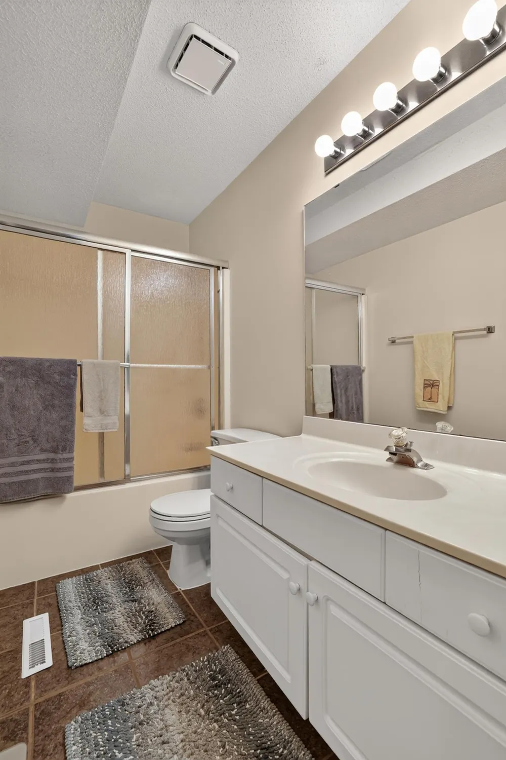 2408 Viola Heights Drive NE Rochester, MN 55906