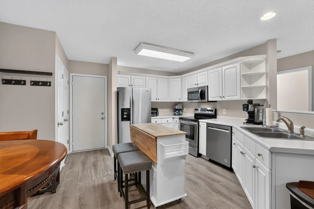 2408 Viola Heights Drive NE Rochester, MN 55906