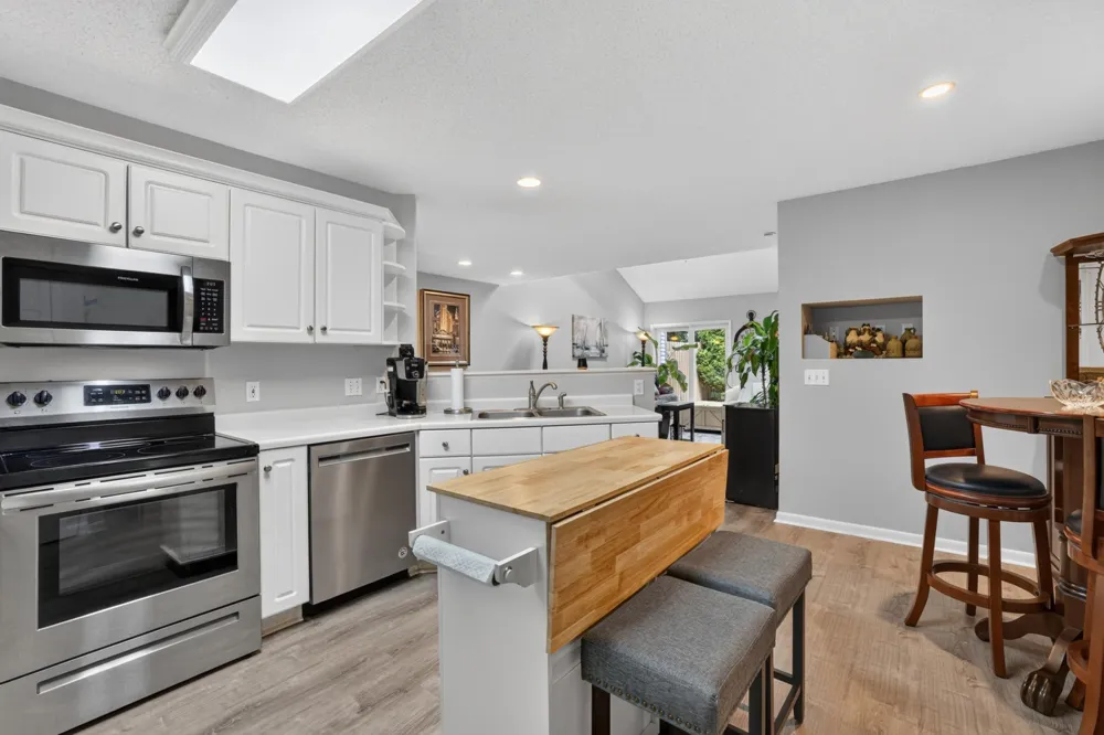 2408 Viola Heights Drive NE Rochester, MN 55906