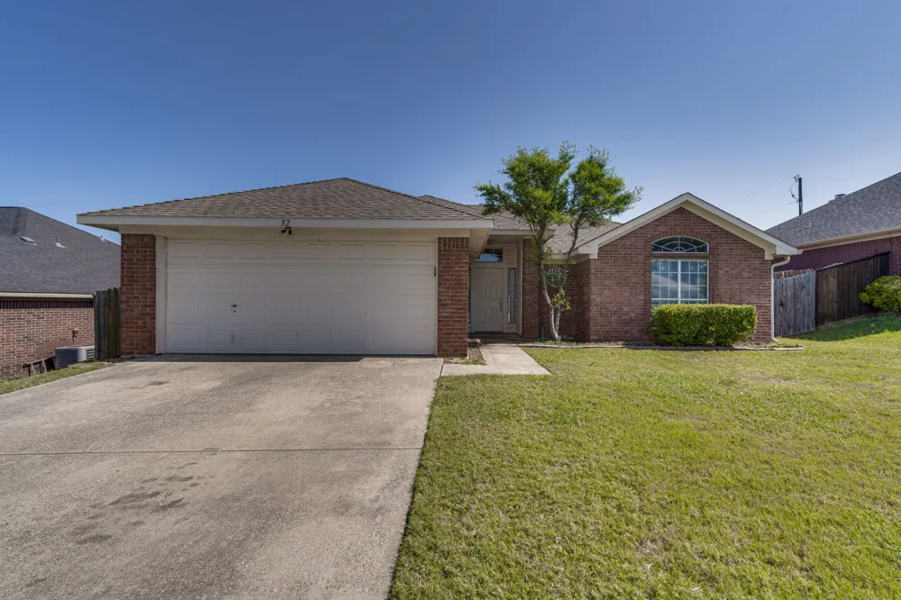 32 Connecticut Avenue Midlothian, TX 76065