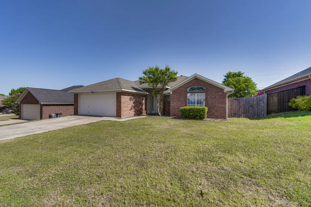 32 Connecticut Avenue Midlothian, TX 76065