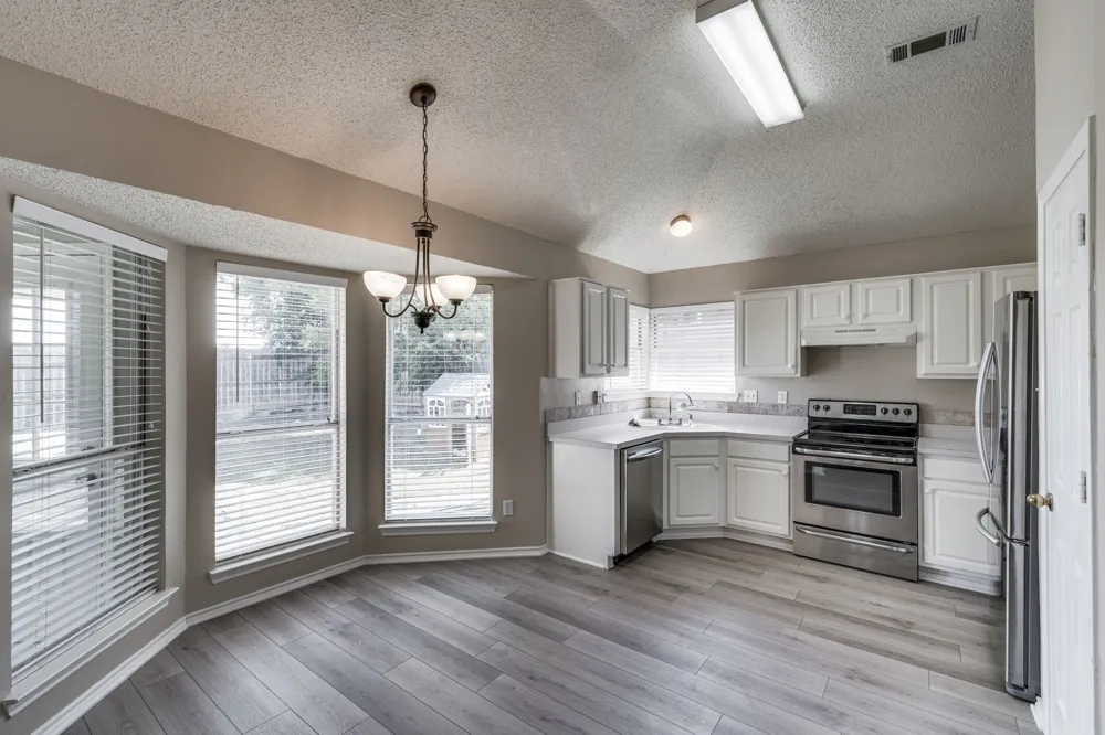 32 Connecticut Avenue Midlothian, TX 76065