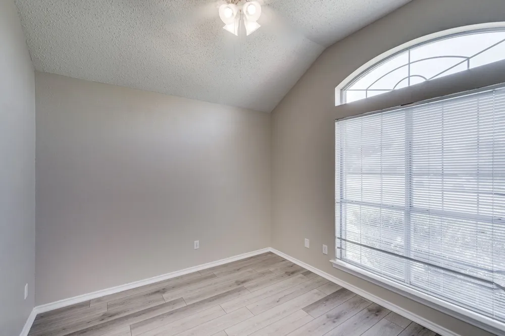 32 Connecticut Avenue Midlothian, TX 76065