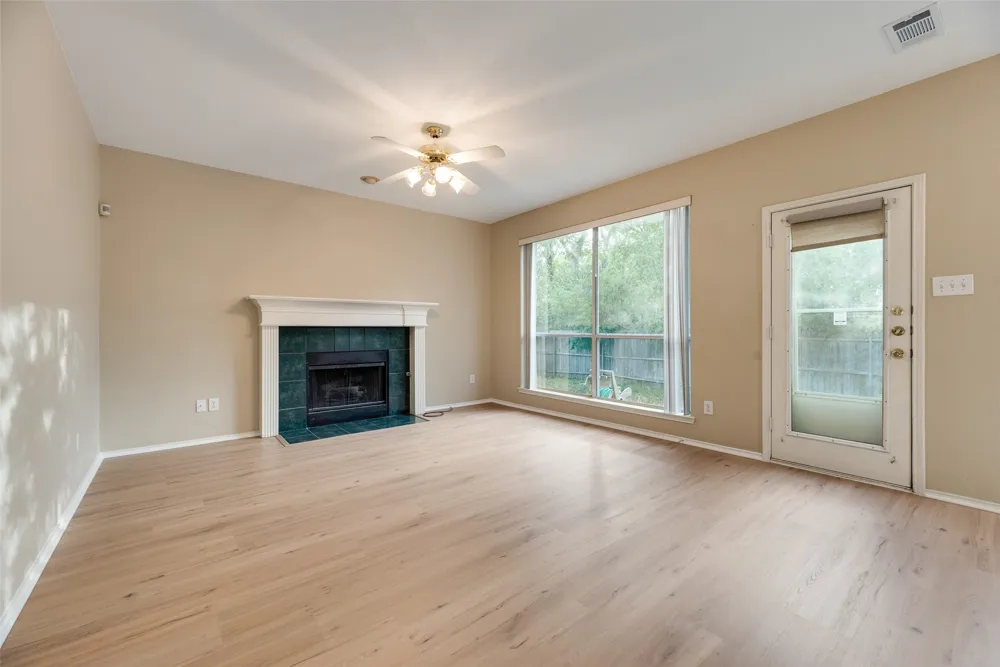 2209 Norwich Place Carrollton, TX 75006