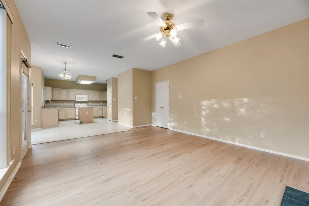 2209 Norwich Place Carrollton, TX 75006
