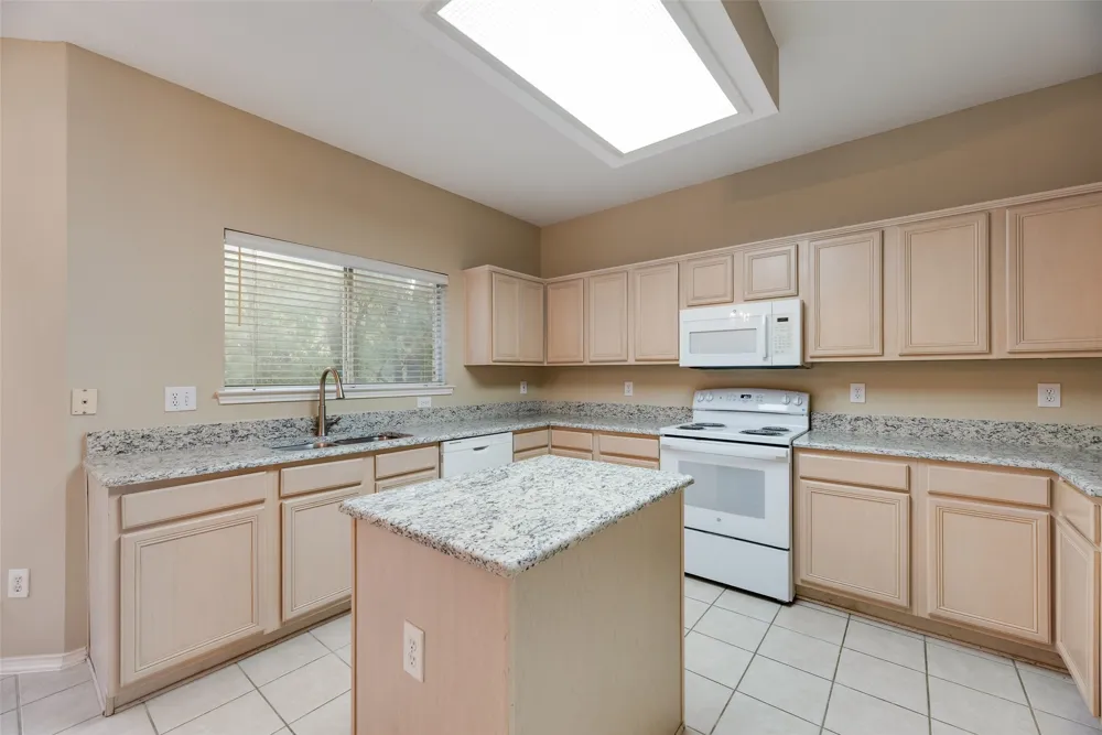 2209 Norwich Place Carrollton, TX 75006