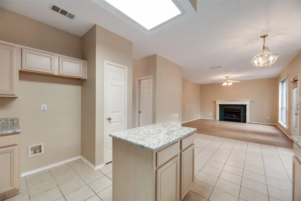 2209 Norwich Place Carrollton, TX 75006