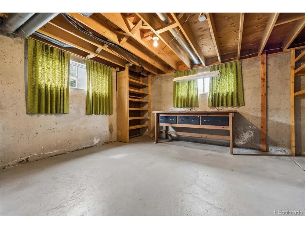 1610 S Arbutus Place Denver, CO 80228