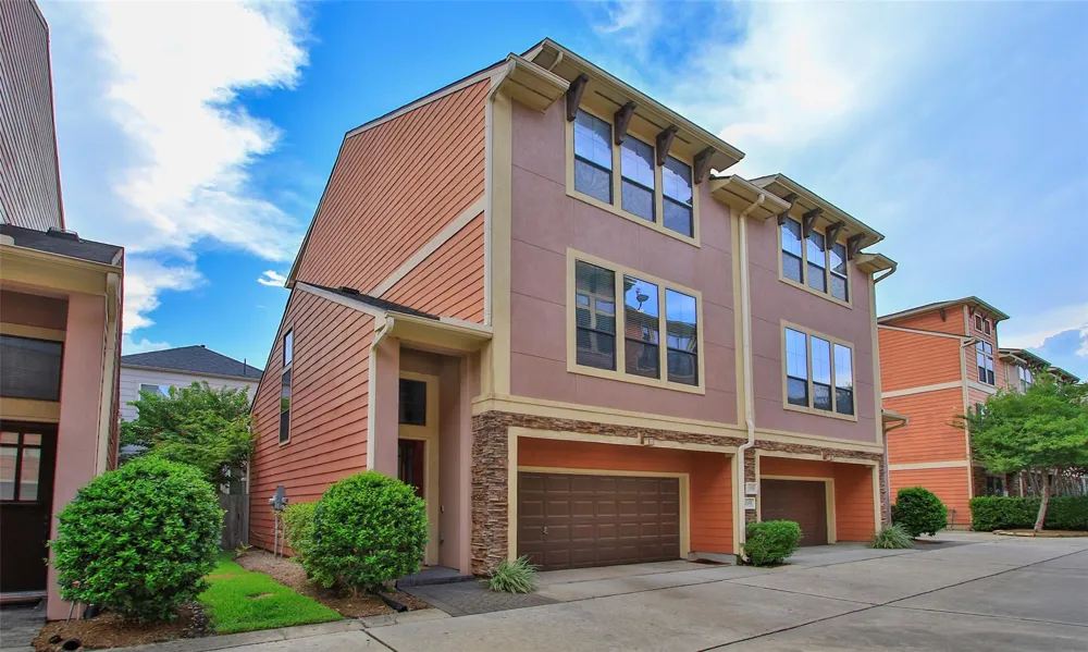1049 W 22nd Street #I Houston, TX 77008