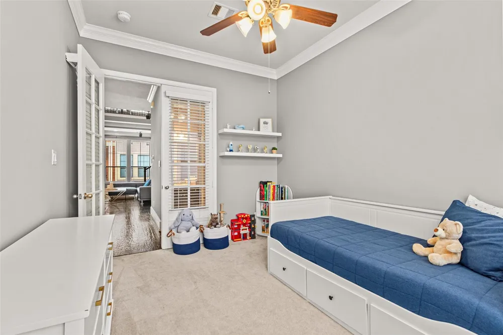1049 W 22nd Street #I Houston, TX 77008
