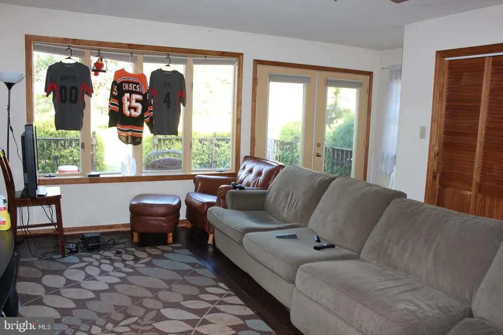 319 VILLANOVA ROAD Glassboro, NJ 08028