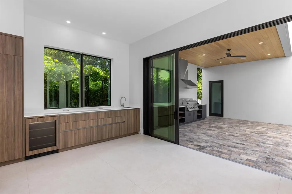 827 SE 2nd Avenue Delray Beach, FL 33483