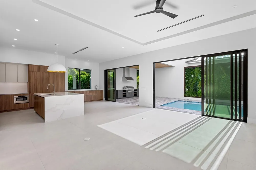 827 SE 2nd Avenue Delray Beach, FL 33483